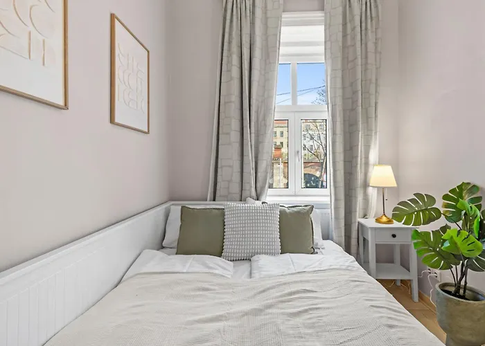 3 Minutes To Metro I At Guertel I Fast Wifi Apartment *